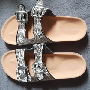 Streetwear Society Sandal Size 8 NWOT